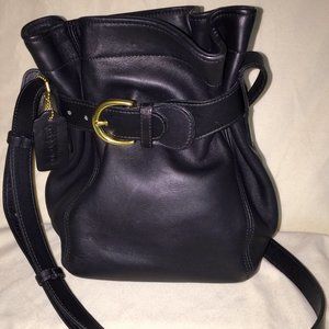 VINTAGE COACH SOHO LEATHER BELTED CINCH BUCKET CROSS-BODY BAG